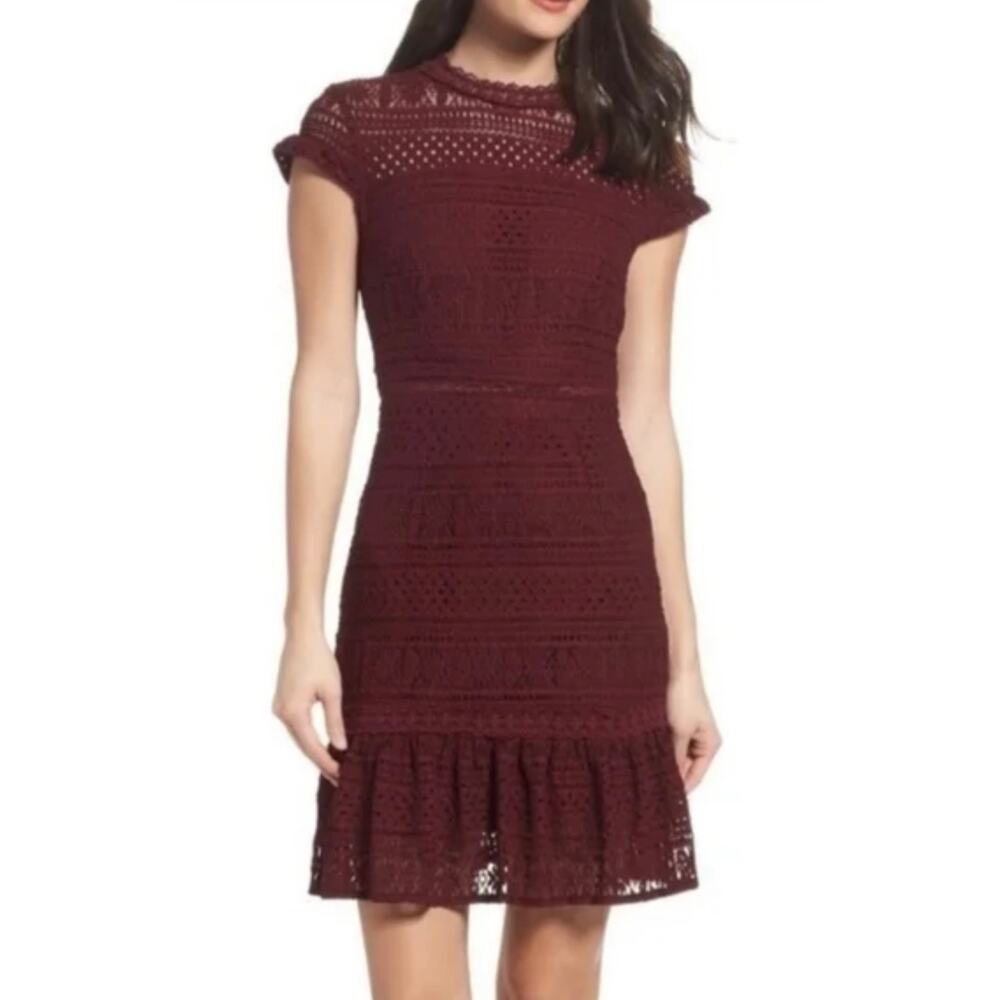 Foxiedox Ellie Lace Open Back Cocktail Dress in‎ Red Wine Size Small